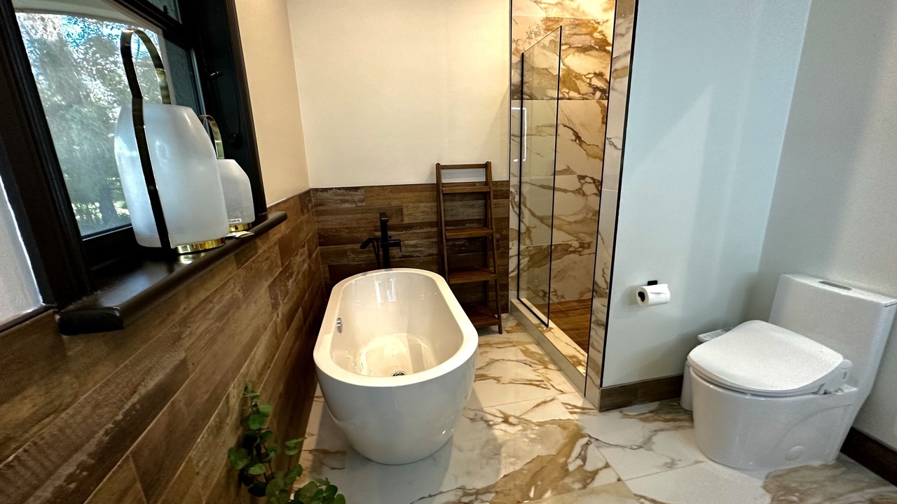 Photo of Bathroom in Oakes Estates