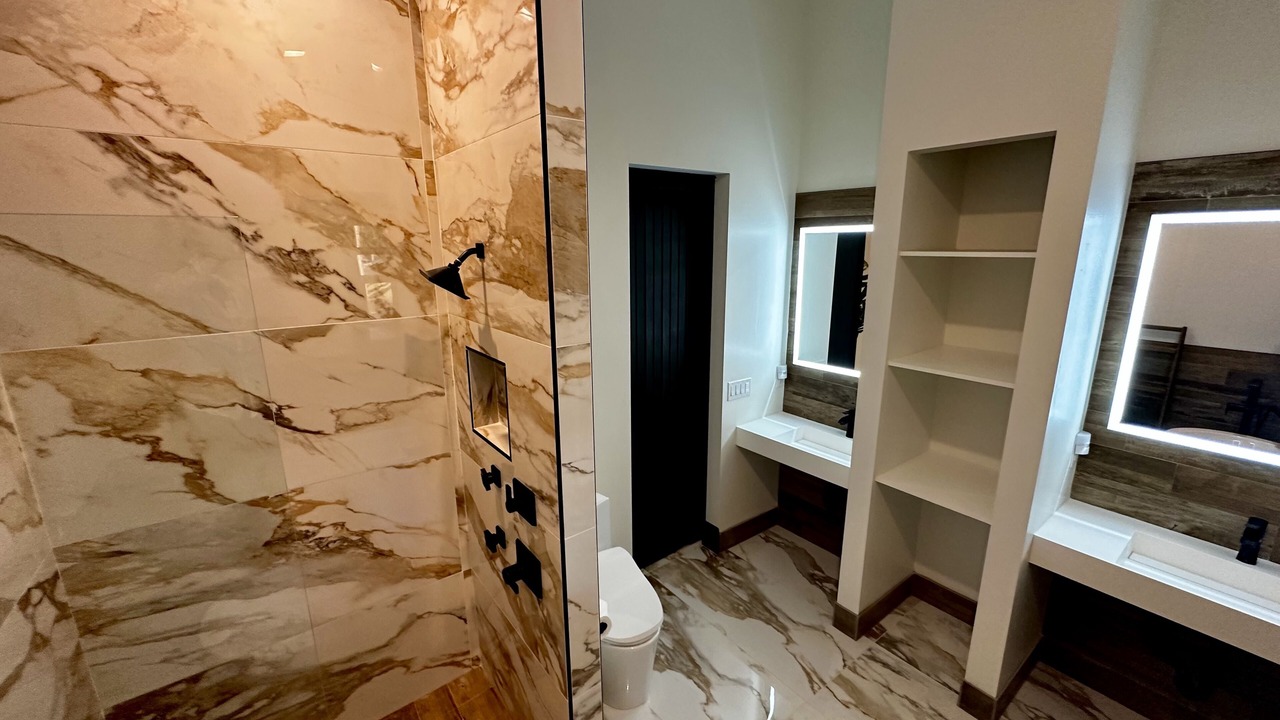 Photo of Bathroom in Oakes Estates