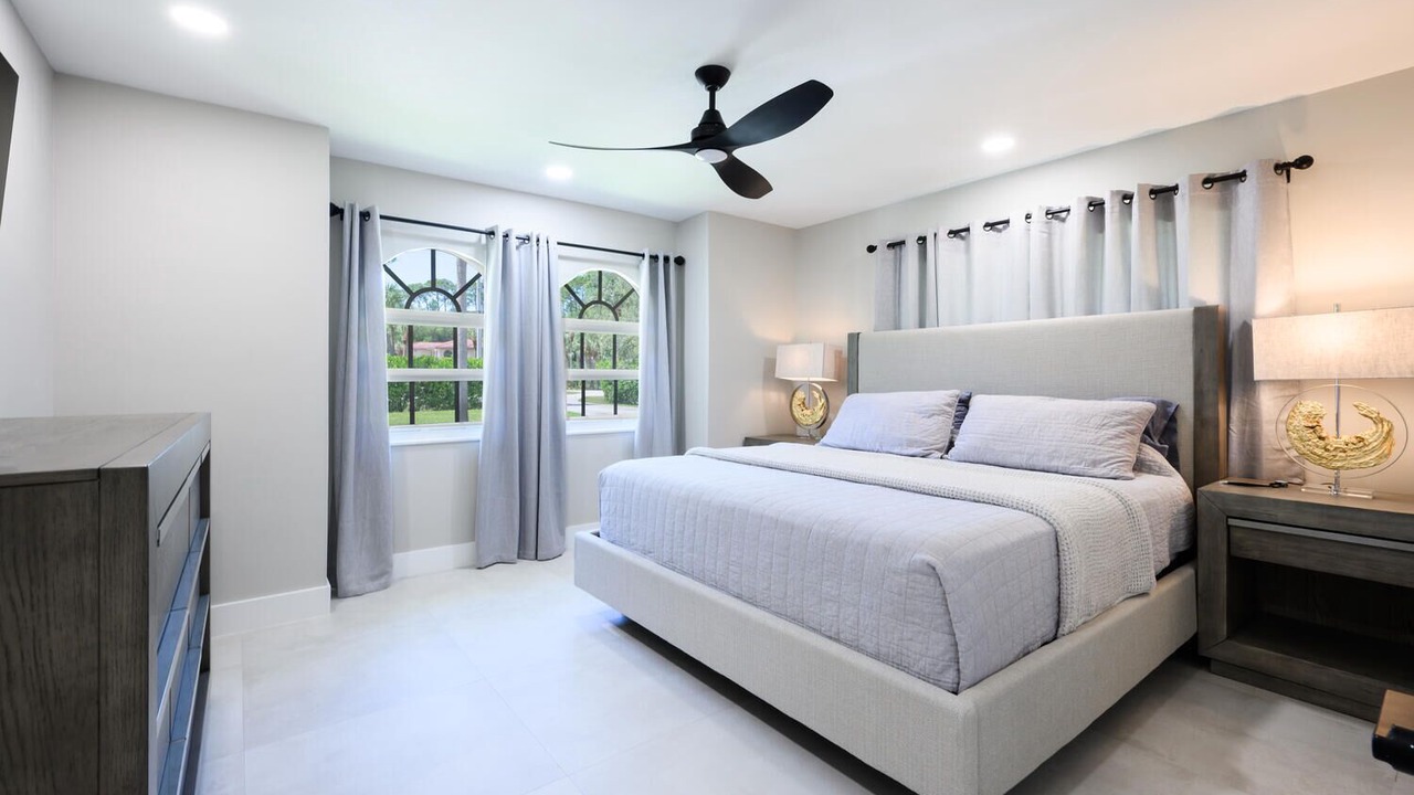 Photo of Bedroom in Central Naples