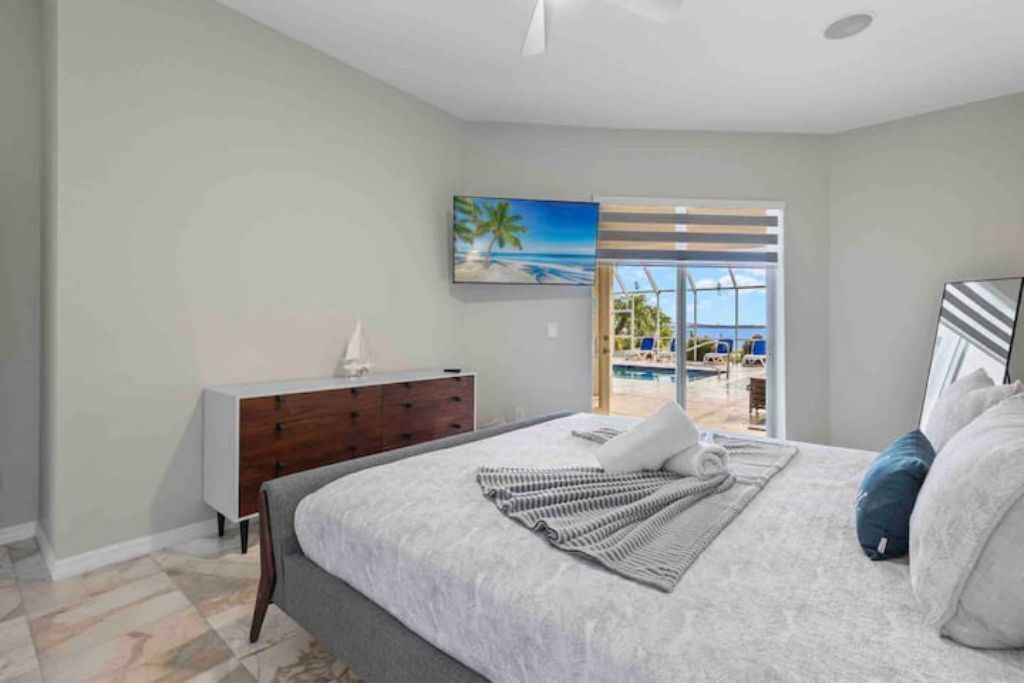 Photo of Bedroom in Yacht Club