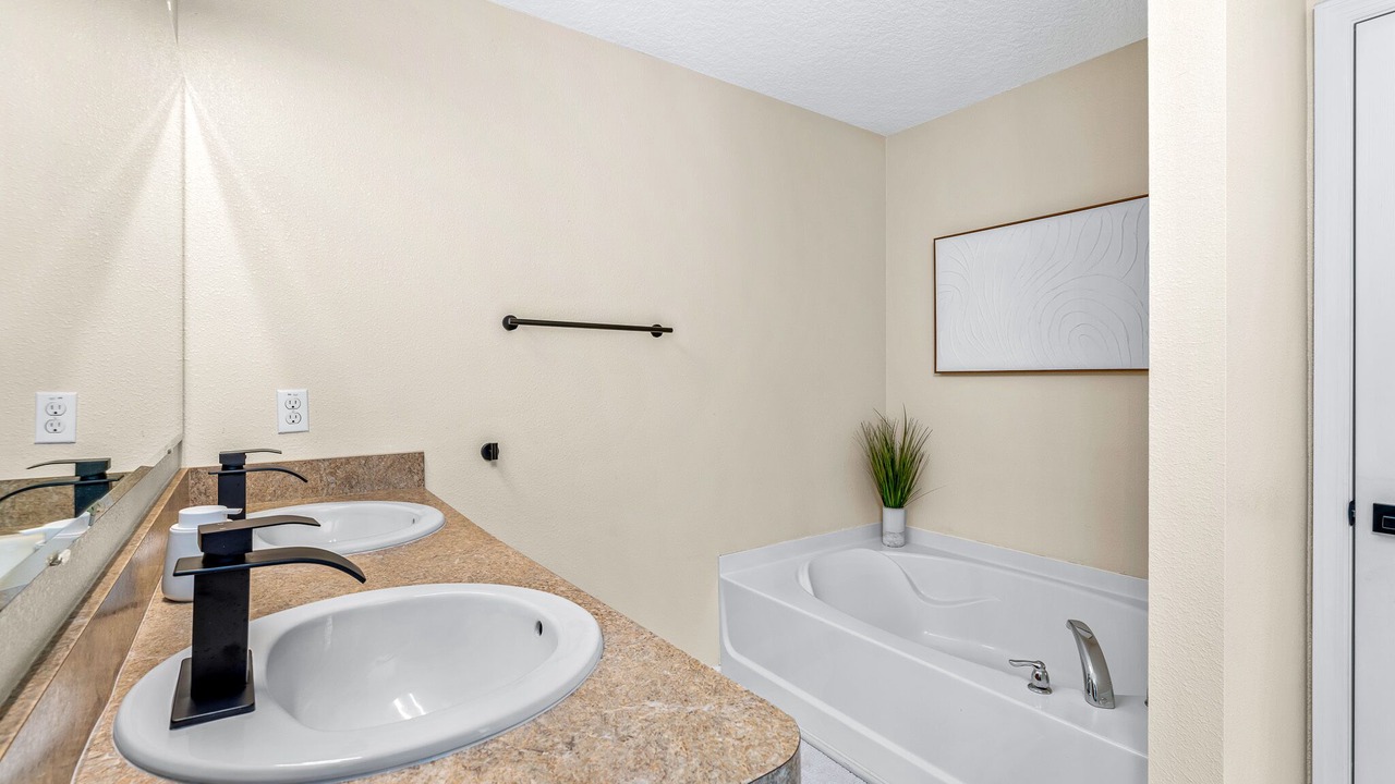 Photo of Bathroom in Thousand Oaks