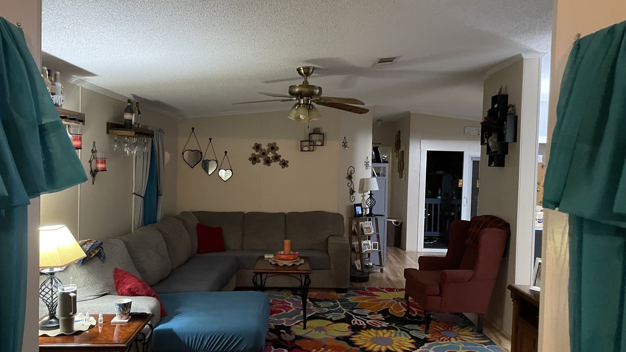 Photo of Livingroom in Barefoot Bay