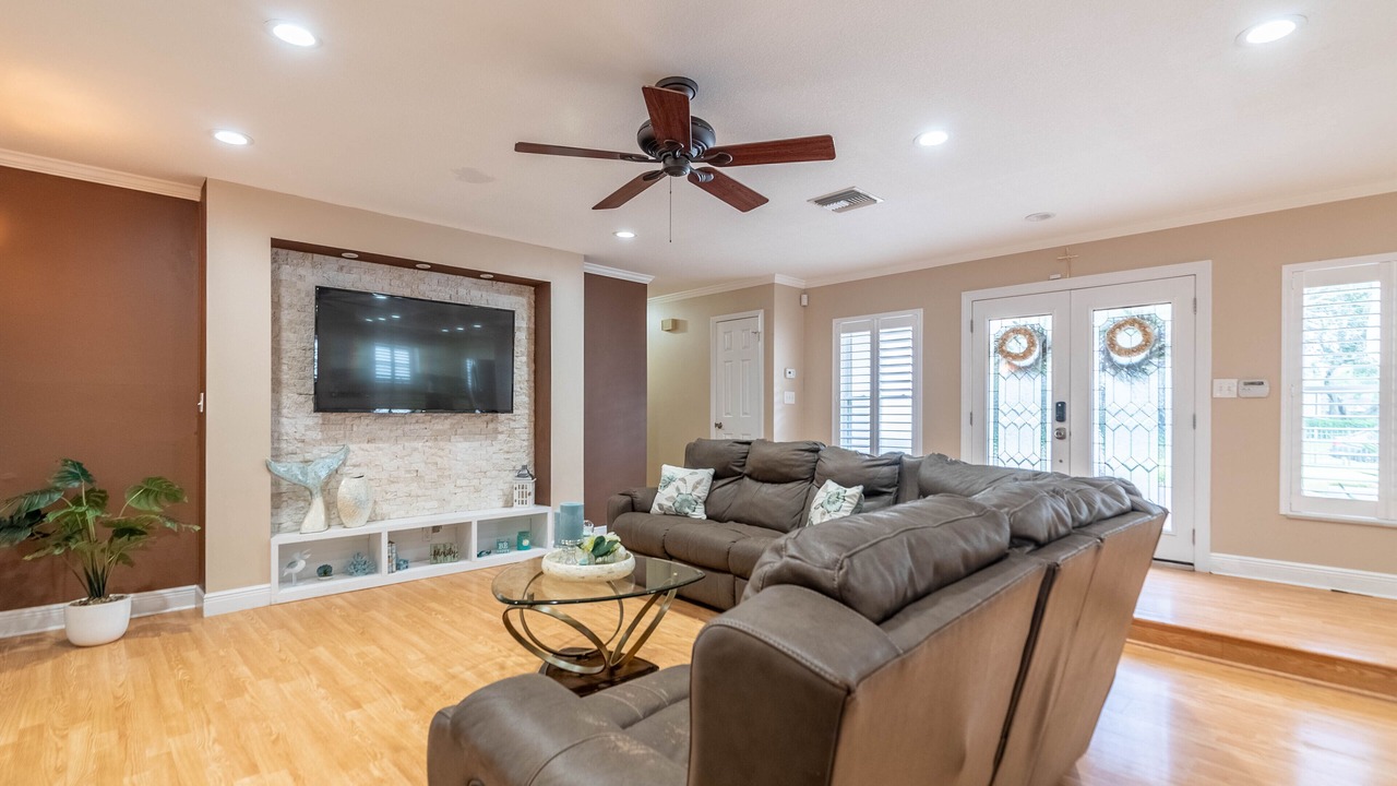 Photo of Livingroom in Carrollwood