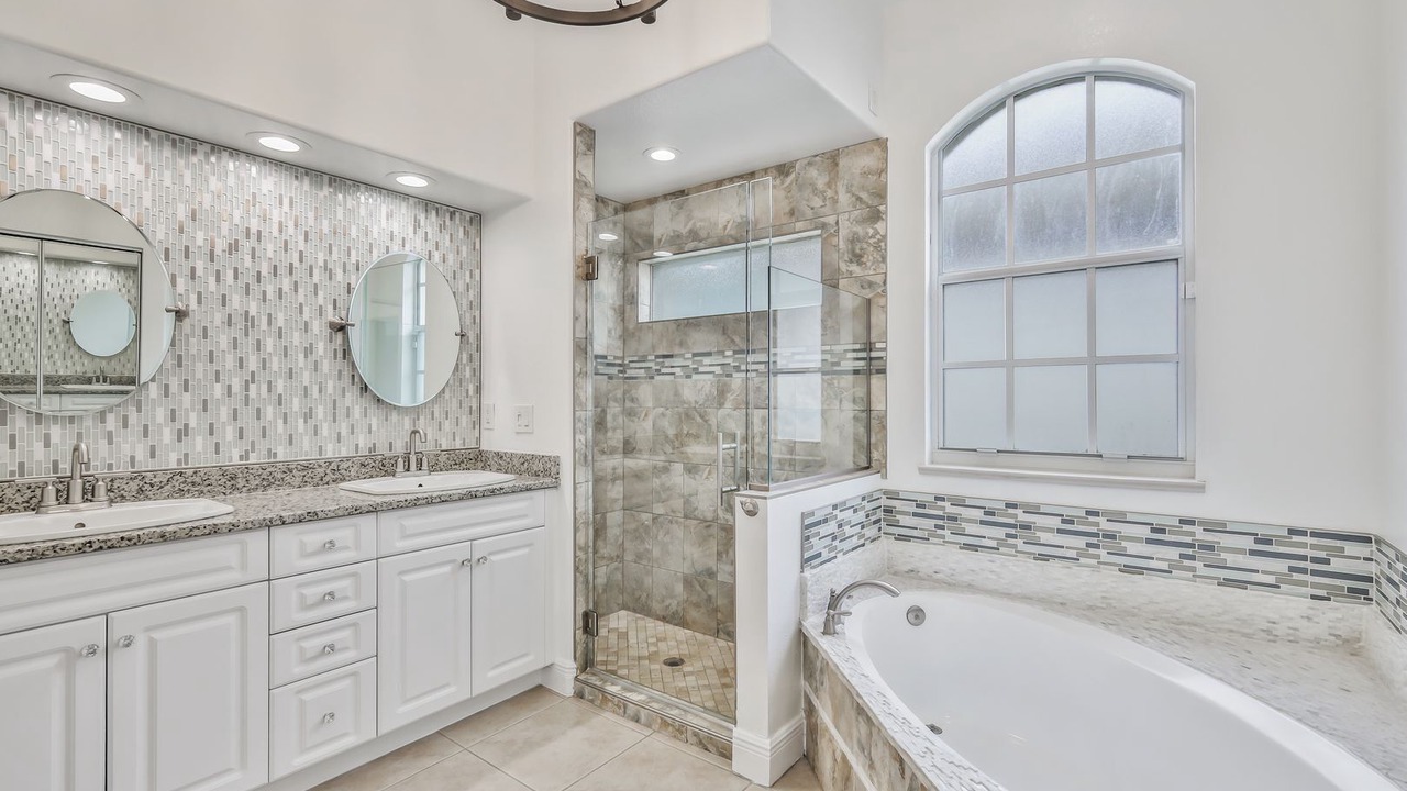Photo of Bathroom in Naples