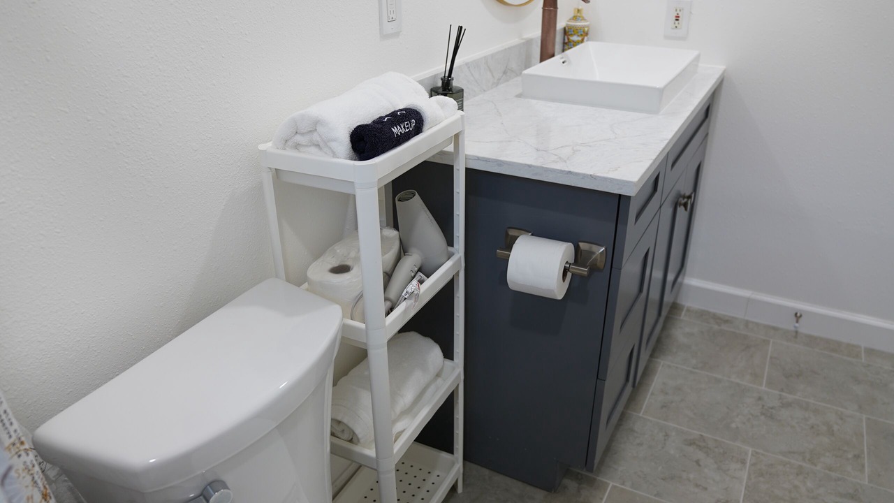 Photo of Bathroom in Lakeview Village