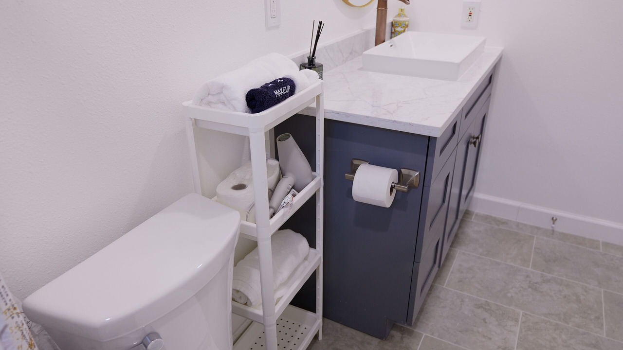 Photo of Bathroom in Lakeview Village