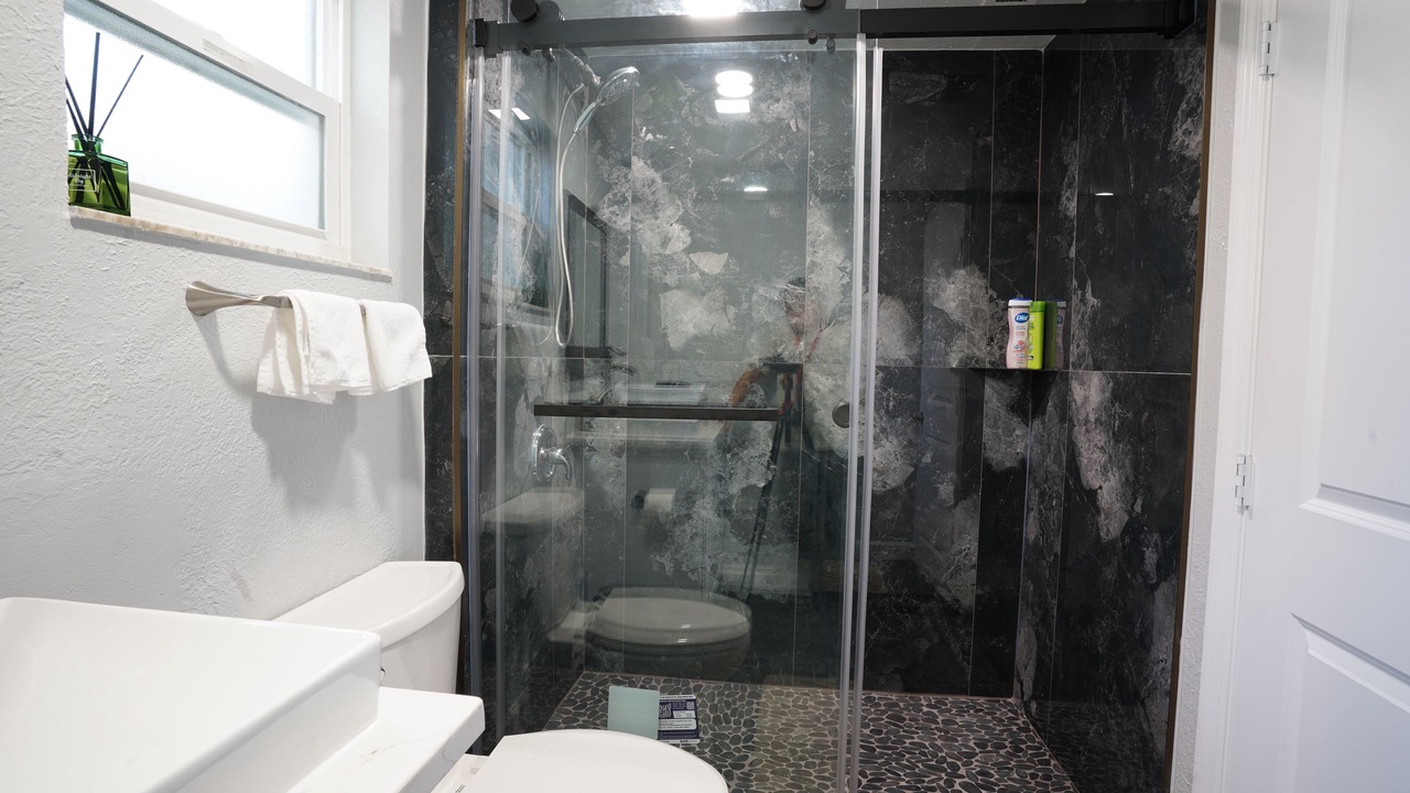 Photo of Bathroom in Lakeview Village