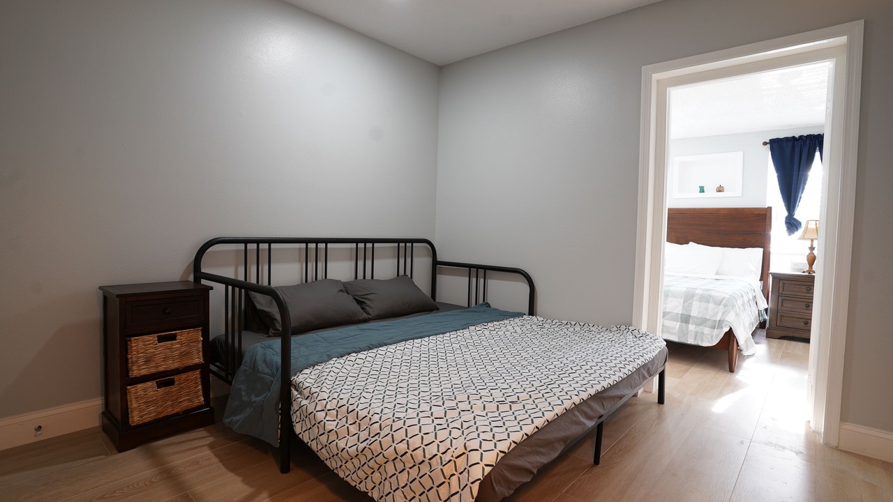 Photo of Bedroom in Lakeview Village