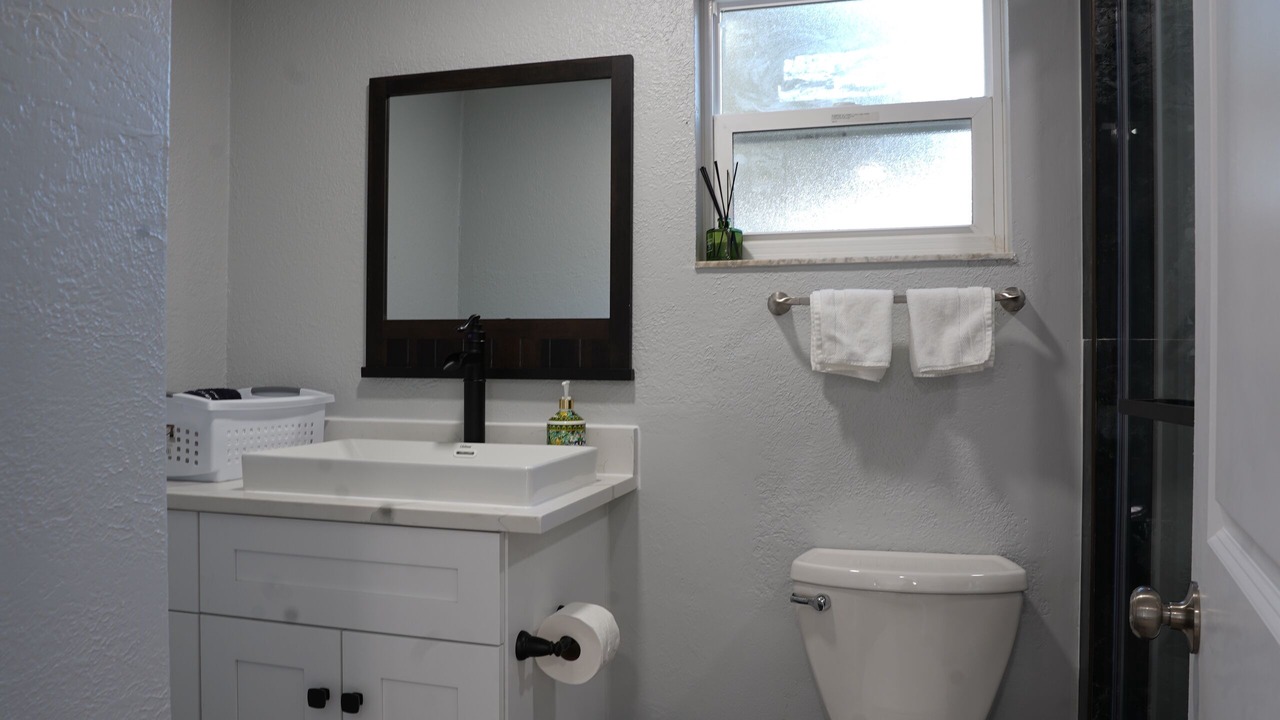 Photo of Bathroom in Lakeview Village