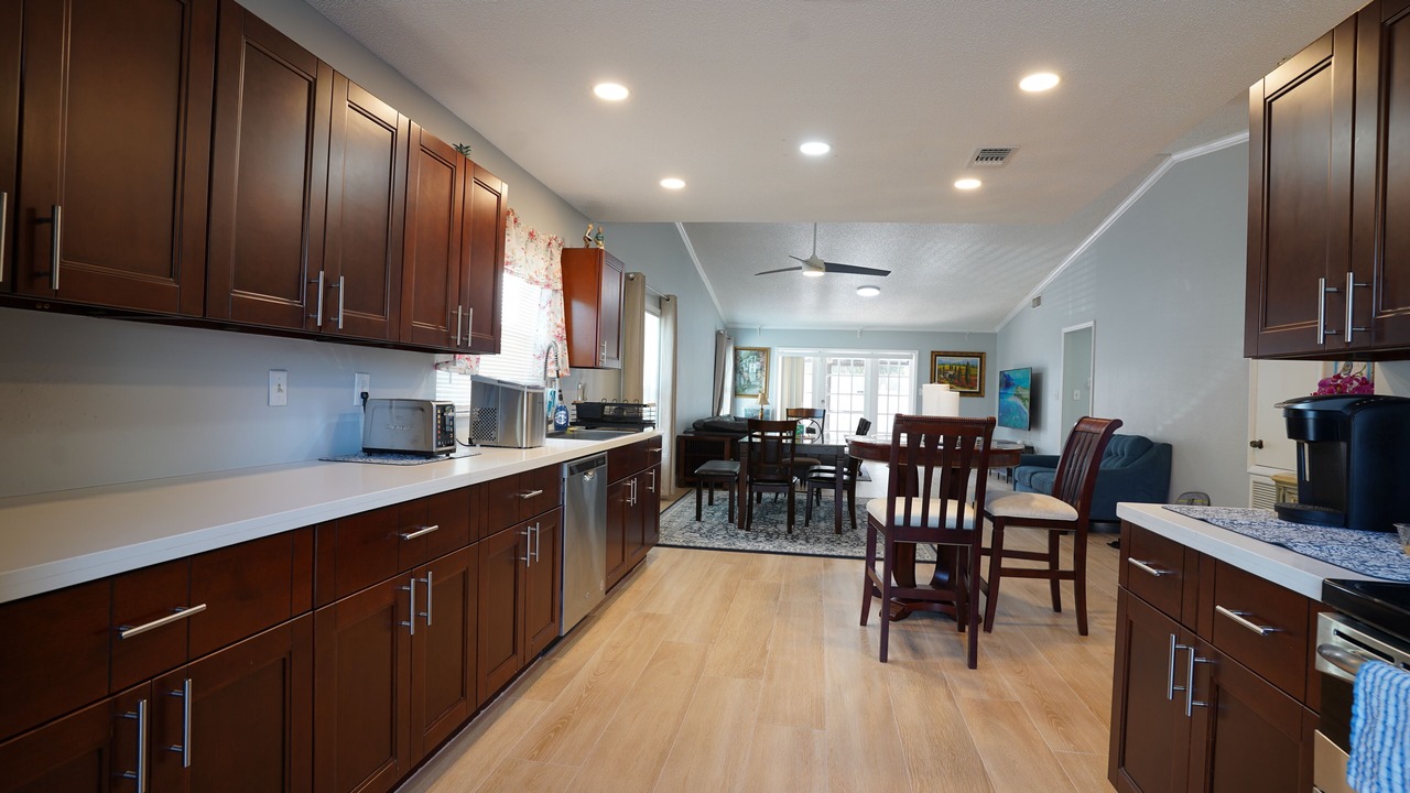 Photo of Kitchen in Lakeview Village