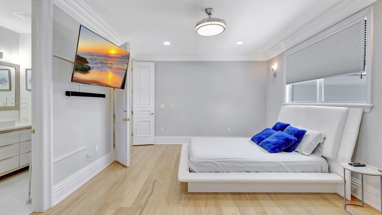 Photo of Bedroom in Tropic Isle