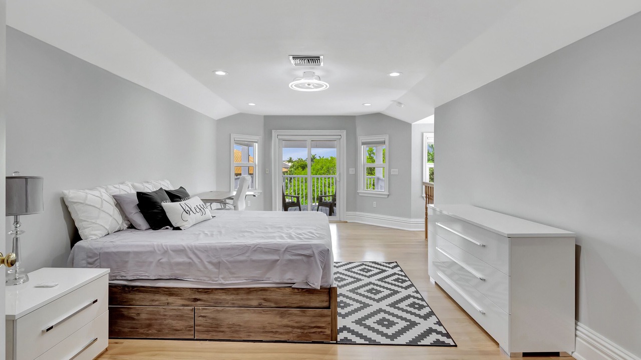 Photo of Bedroom in Tropic Isle