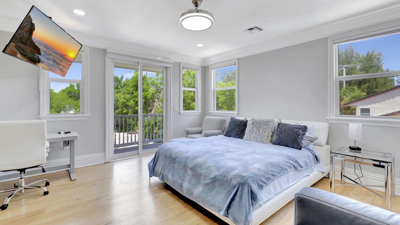 Photo of Bedroom in Tropic Isle