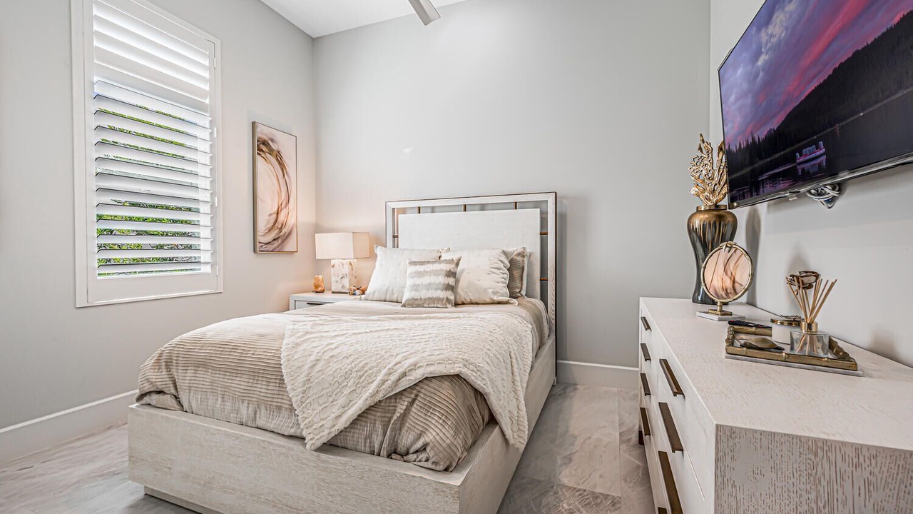 Photo of Bedroom in Naples Park