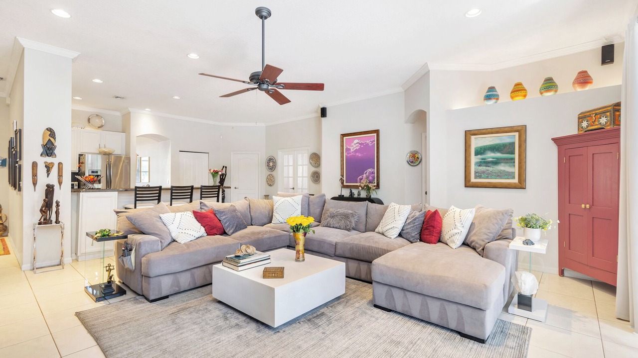 Photo of Livingroom in Lake Ida Shores