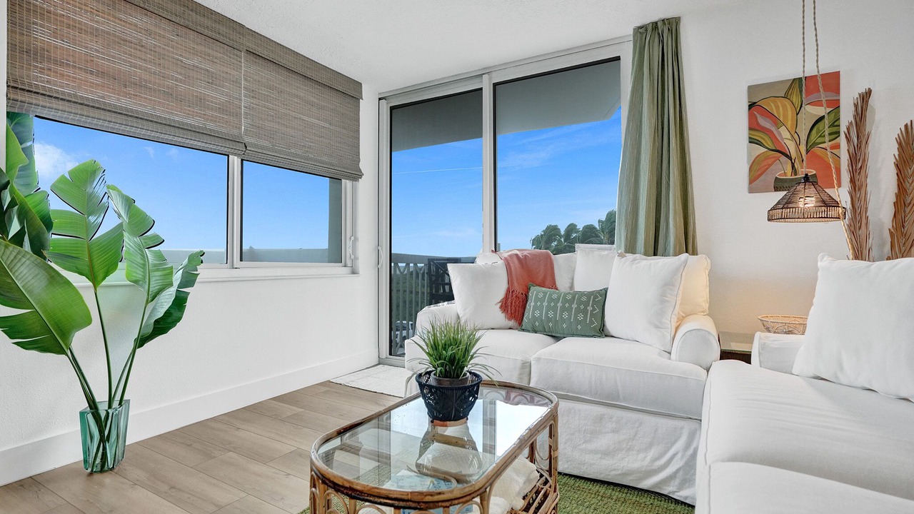Photo of Livingroom in Palm Beach Shores