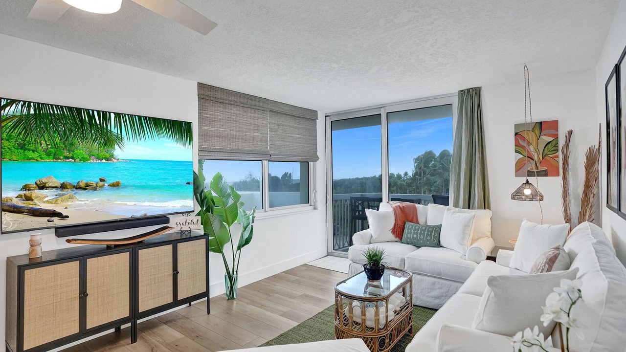 Photo of Livingroom in Palm Beach Shores