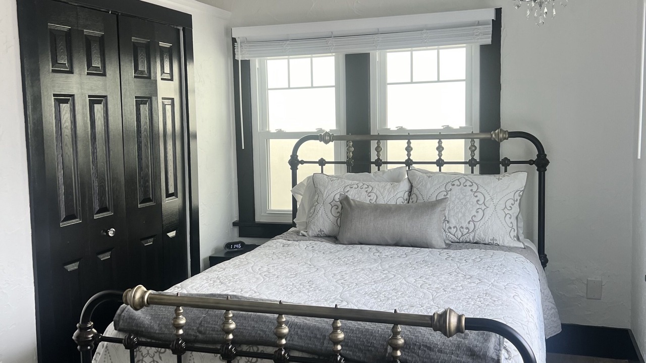 Photo of Bedroom in Historic Downtown Melbourne