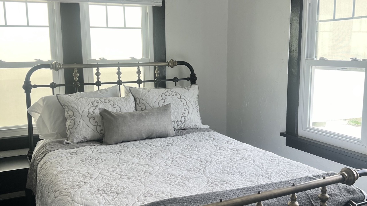 Photo of Bedroom in Historic Downtown Melbourne