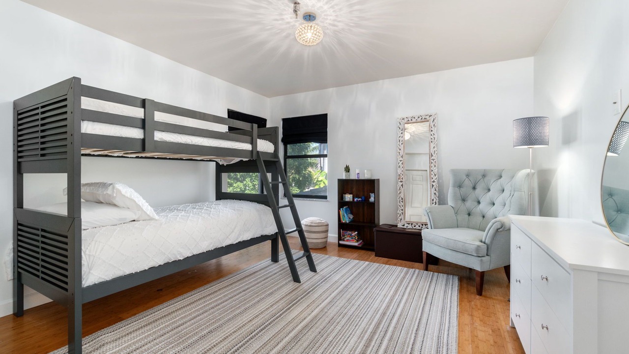 Photo of Bedroom in Royal Harbor