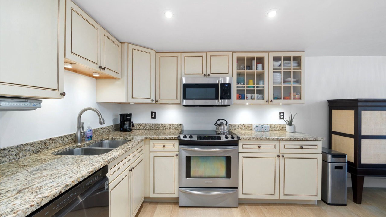Photo of Kitchen in Royal Harbor
