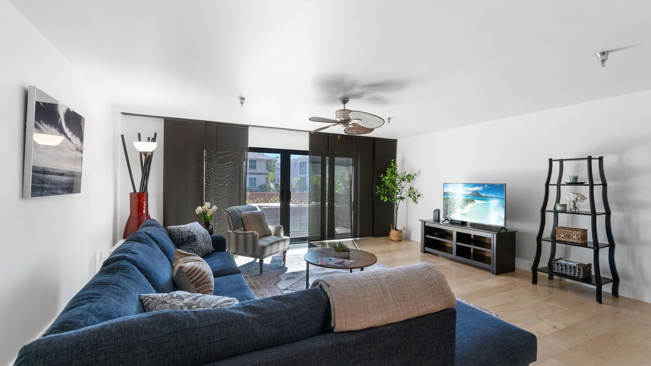 Photo of Livingroom in Royal Harbor
