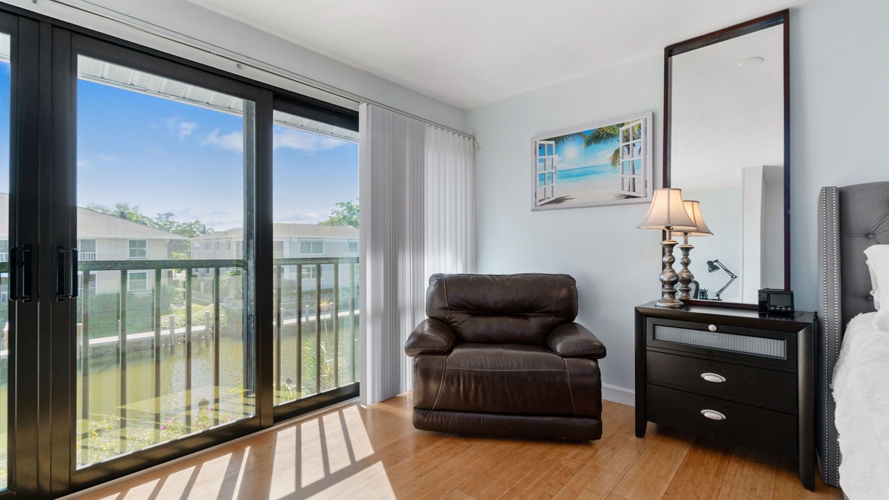Photo of Livingroom in Royal Harbor