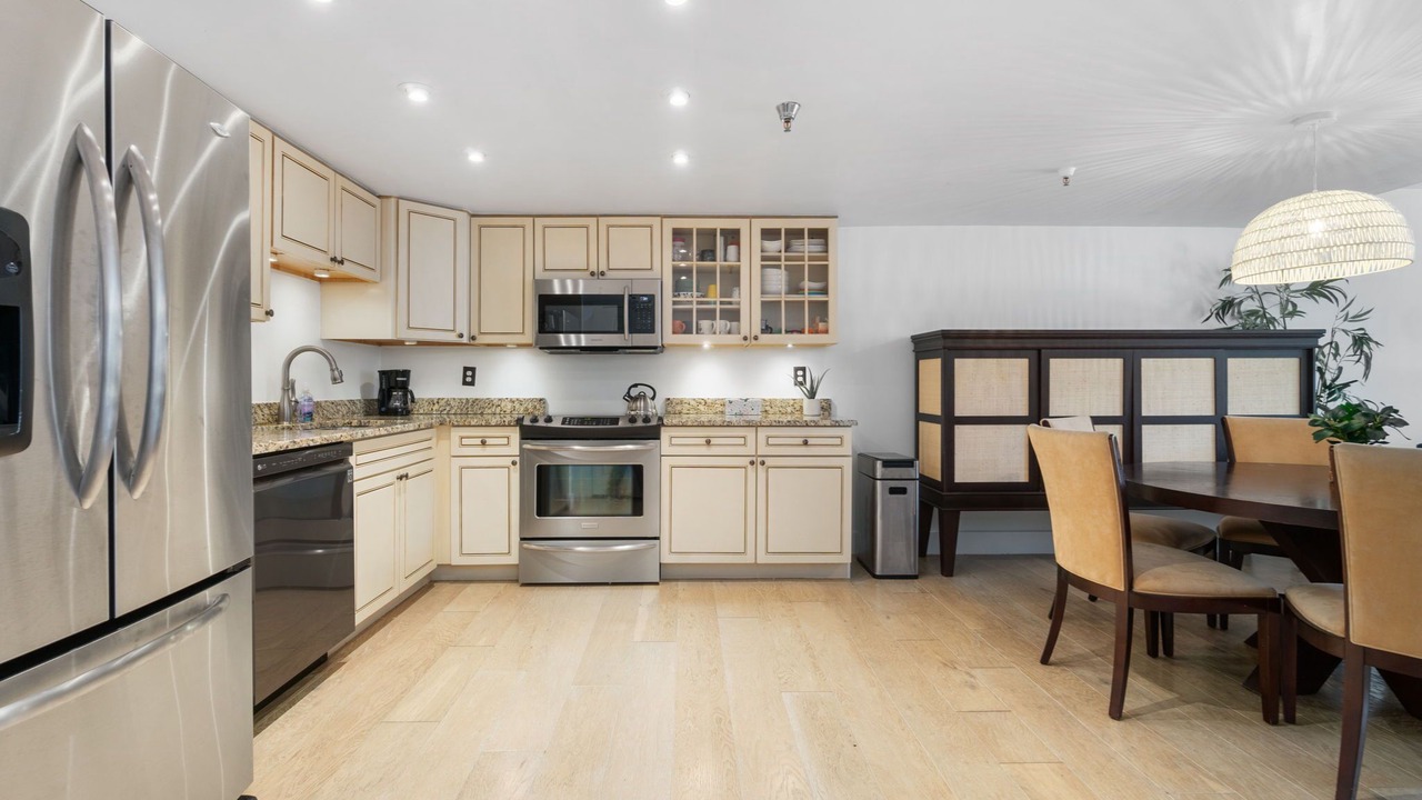 Photo of Kitchen in Royal Harbor
