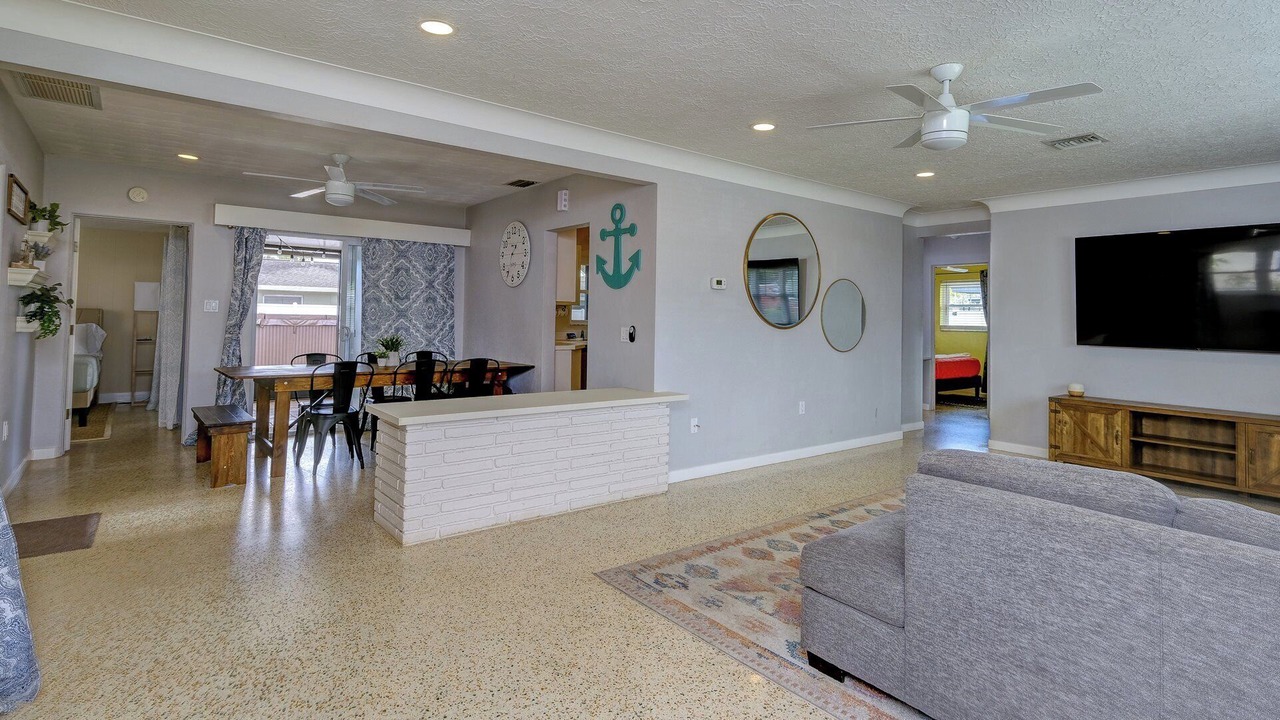 Photo of Bedroom in Gulf Gate Estates