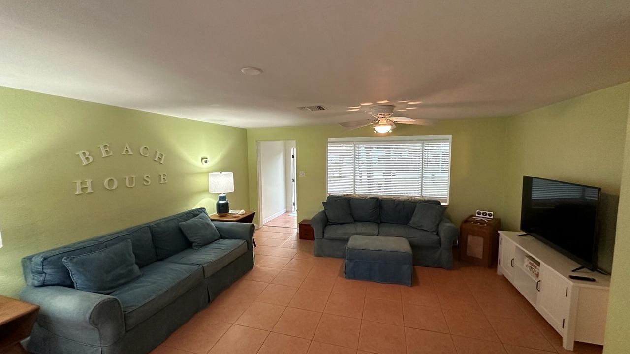 Photo of Livingroom in Floridana Beach