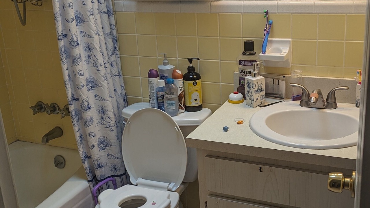 Photo of Bathroom in Bowe Gardens