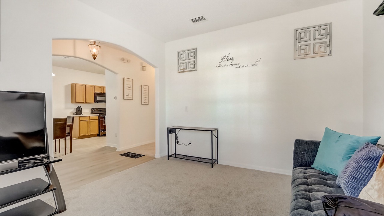 Photo of Livingroom in Davenport