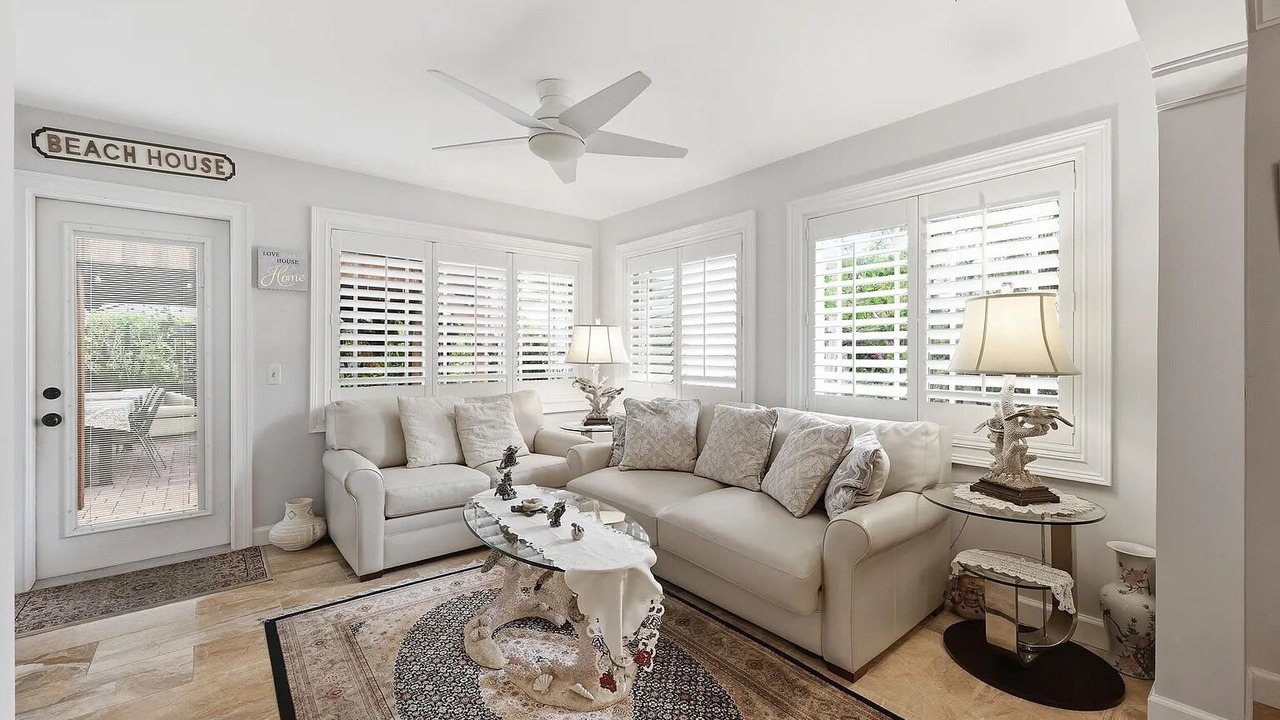 Photo of Livingroom in Singer Island