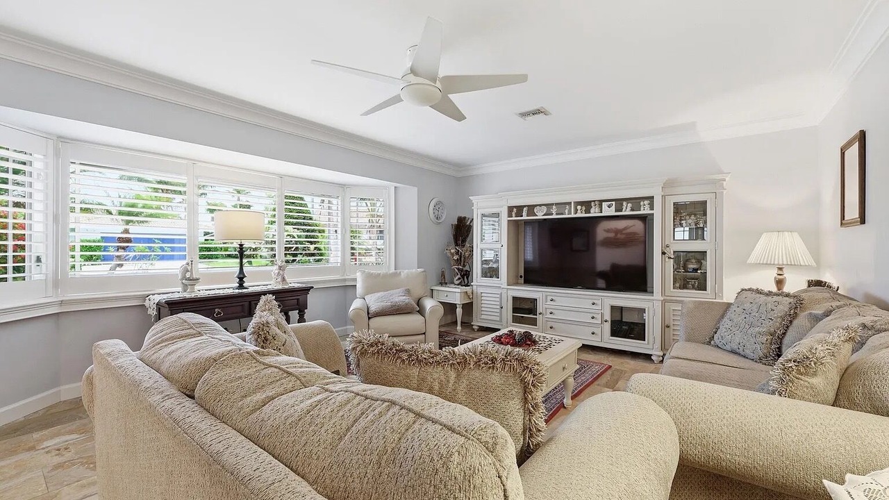 Photo of Livingroom in Singer Island