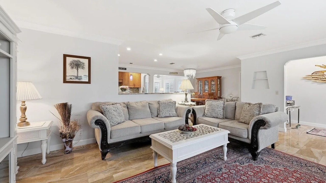 Photo of Livingroom in Singer Island