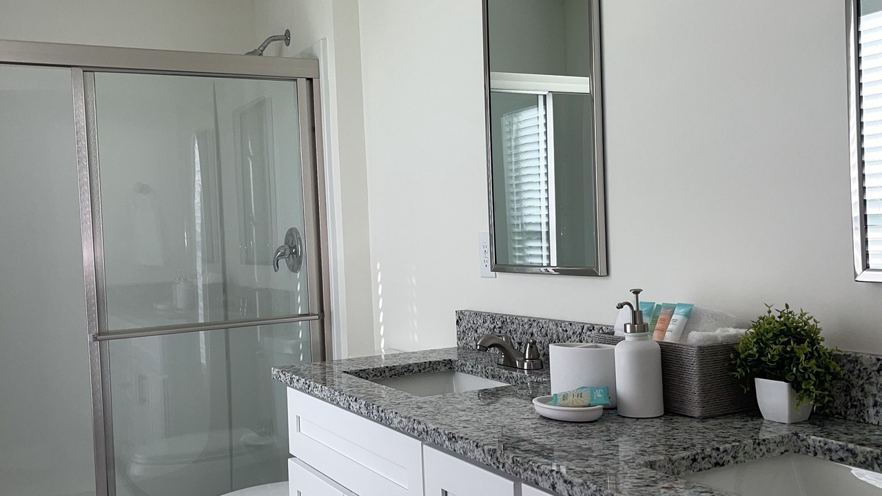 Photo of Bathroom in Diplomat