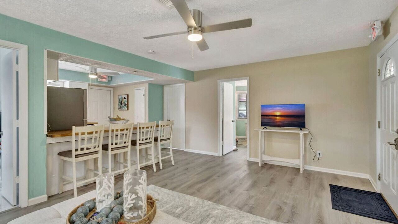 Photo of Livingroom in Indian River Estates