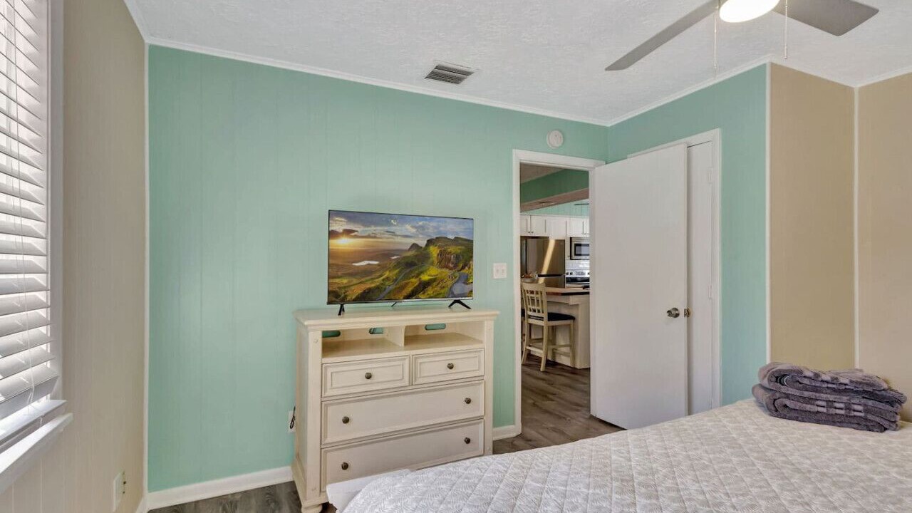 Photo of Bedroom in Indian River Estates