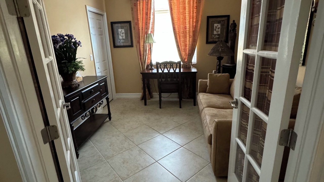 Photo of Livingroom in Naples