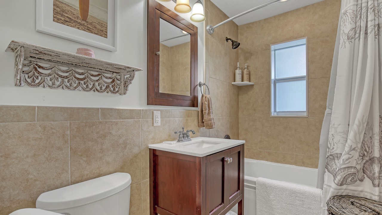 Photo of Bathroom in Juno Beach