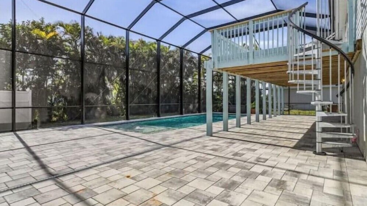 Photo of Outdoor in Jacarandas