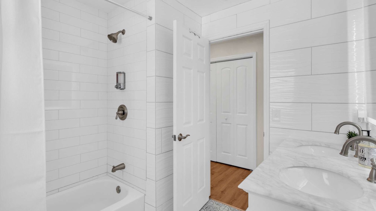 Photo of Bathroom in South Poinsettia
