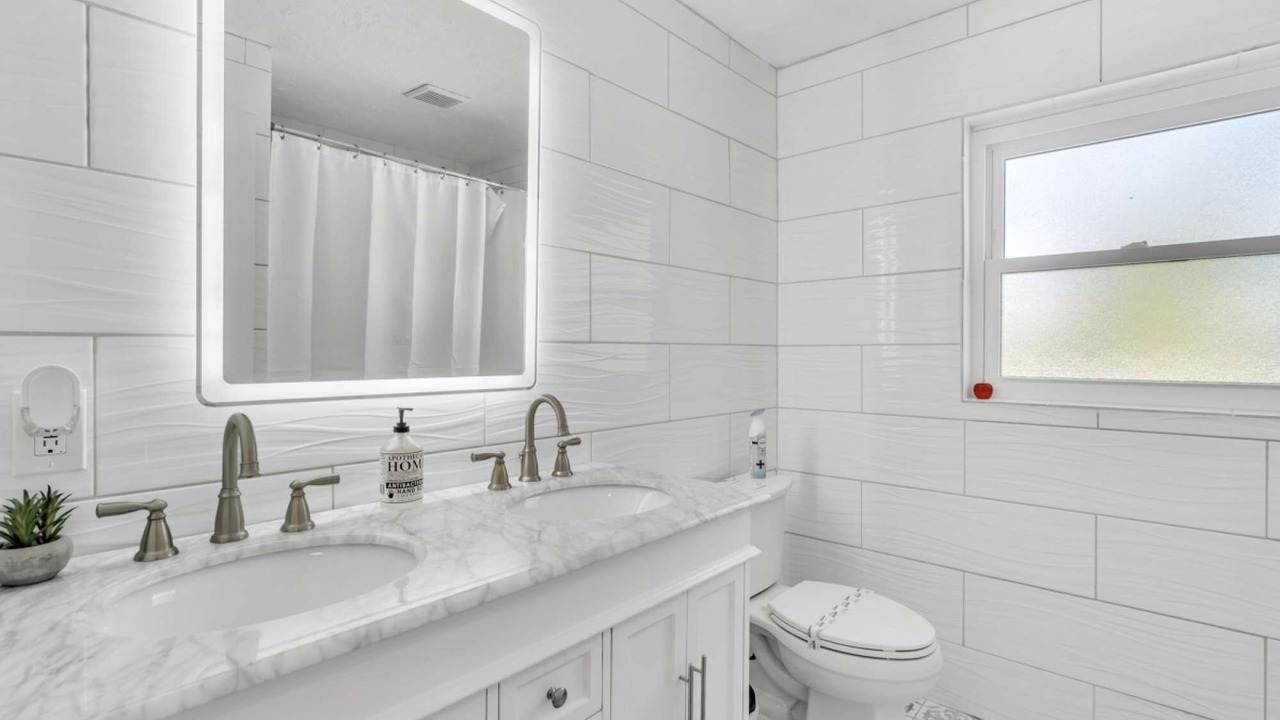 Photo of Bathroom in South Poinsettia
