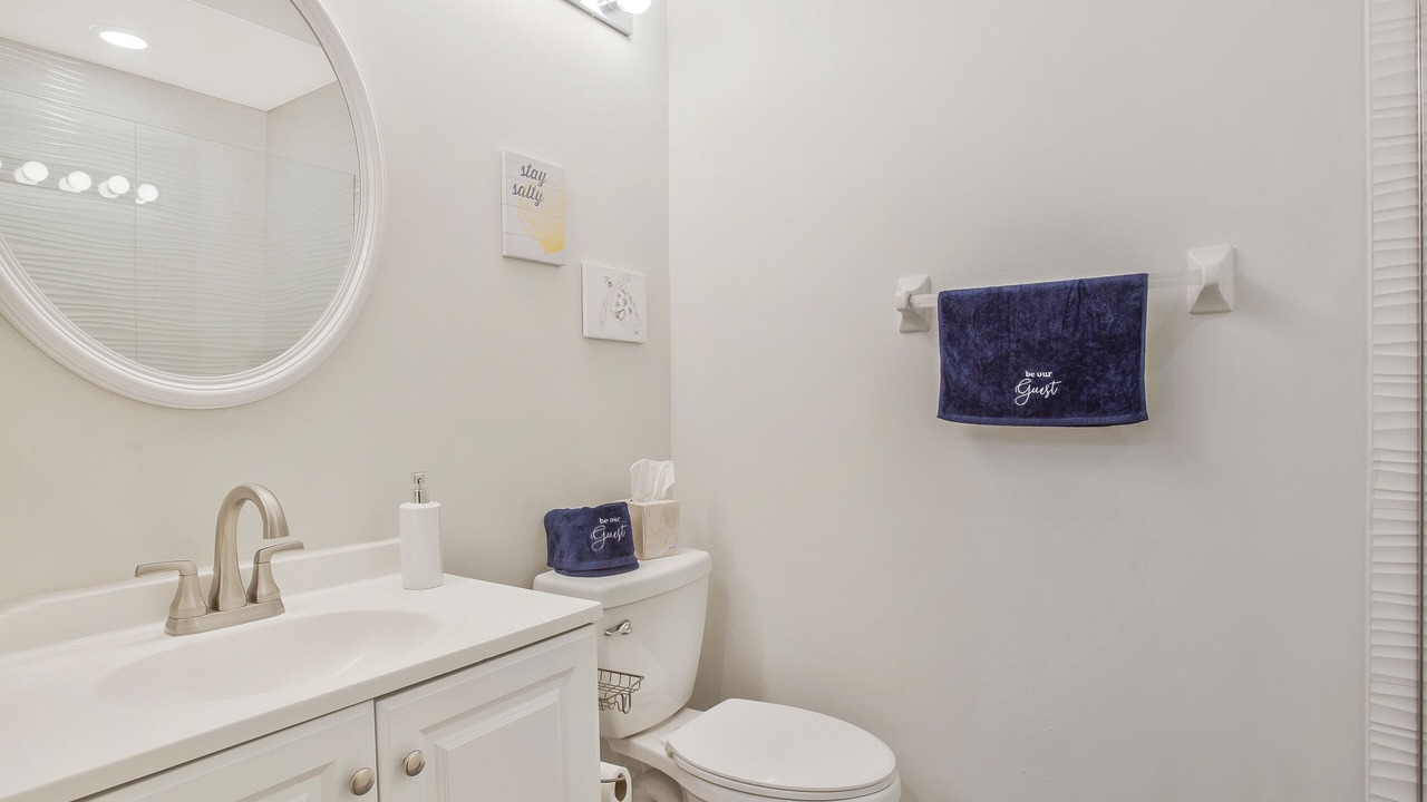 Photo of Bathroom in Tropical Cove