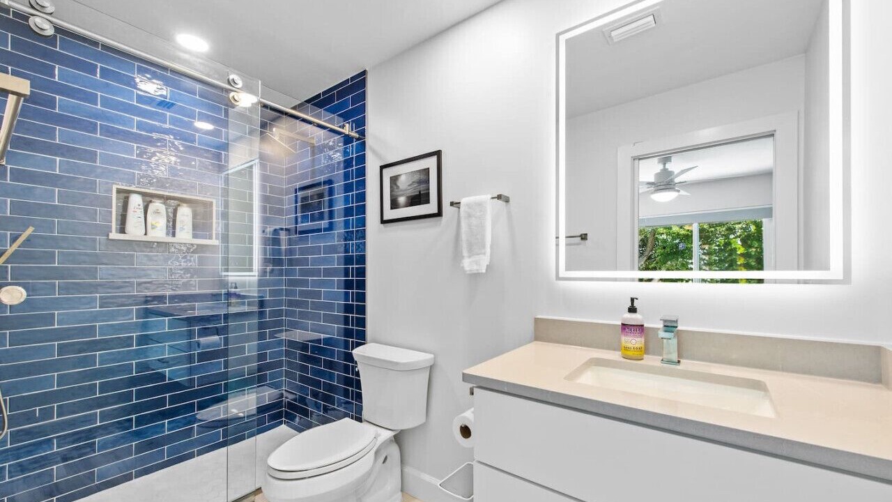 Photo of Bathroom in Laguna Shores