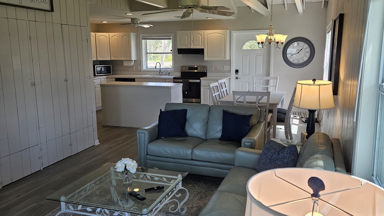 Photo of Livingroom in Englewood