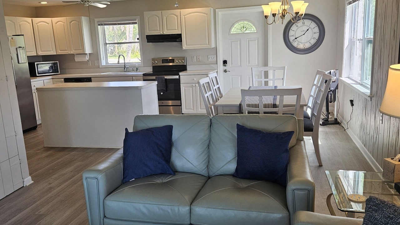 Photo of Livingroom in Englewood