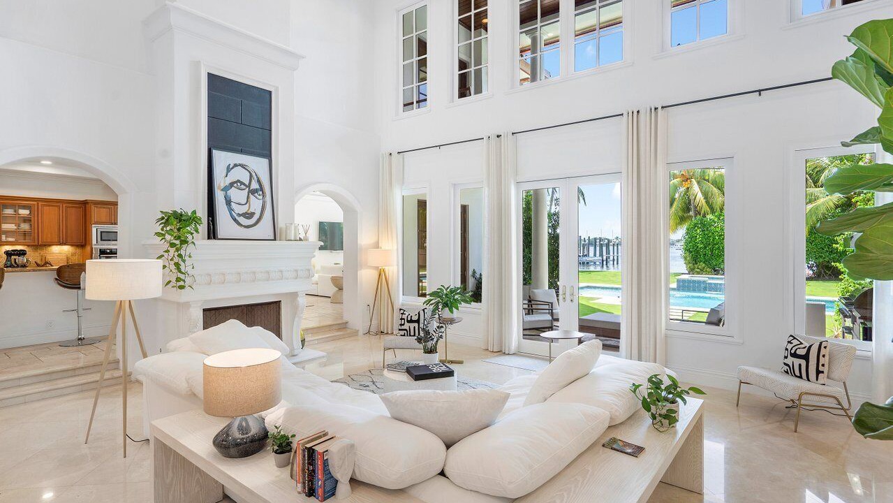 Photo of Livingroom in Hypoluxo Island