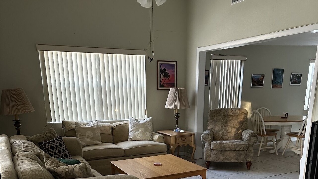 Photo of Livingroom in Highland