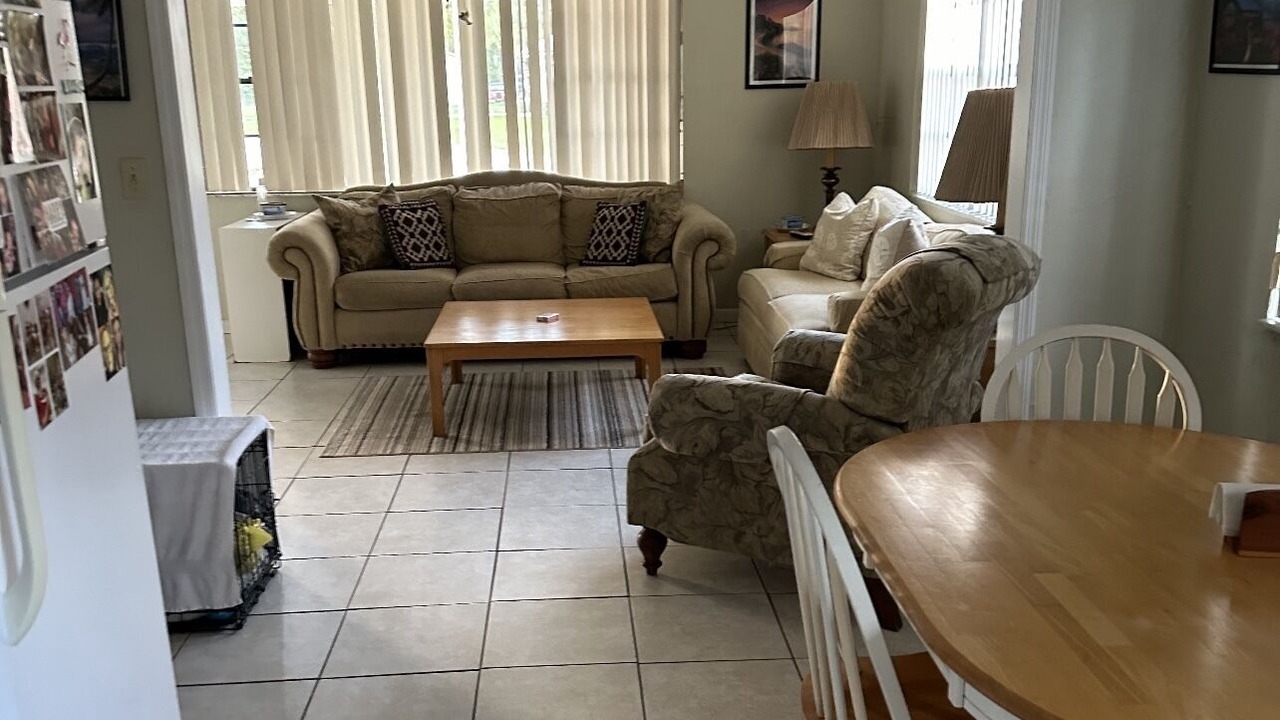 Photo of Livingroom in Highland